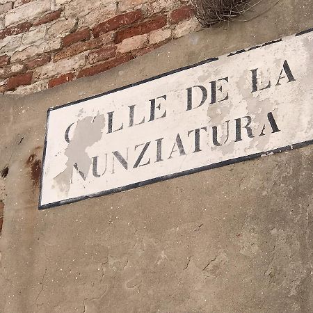 Calle Annunziata Venesia Bagian luar foto